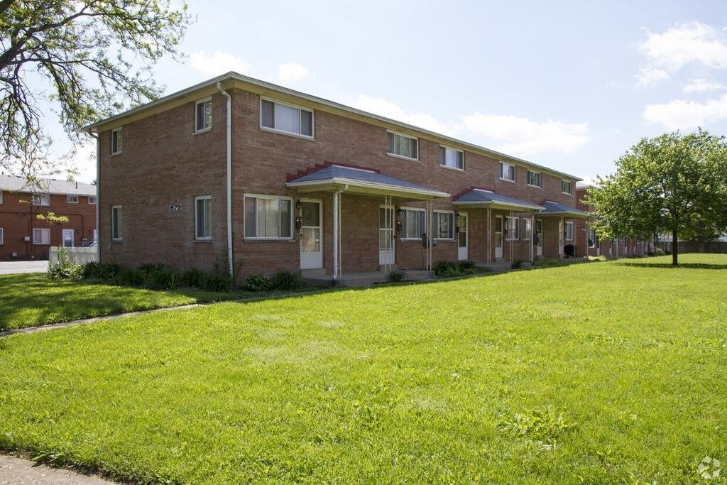Foto del edificio - 873 N Meadows Ct