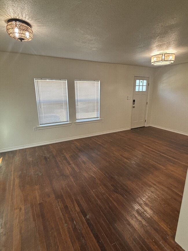 Foto del edificio - 703 N Blair St