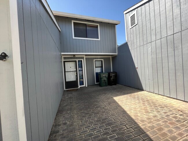 Building Photo - 7218 Willowwest Ct