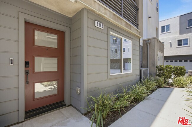 Foto del edificio - 5262 N Rainier Wy