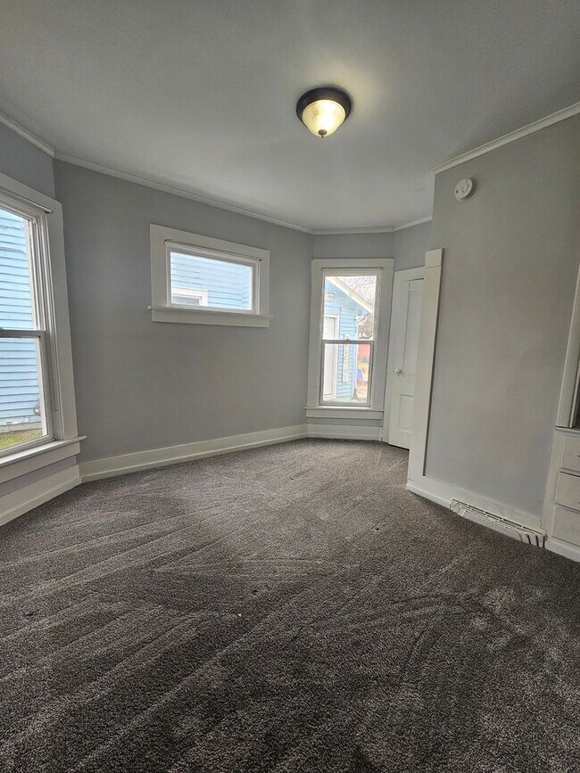 Foto del edificio - 1215 1/2 E 12th St