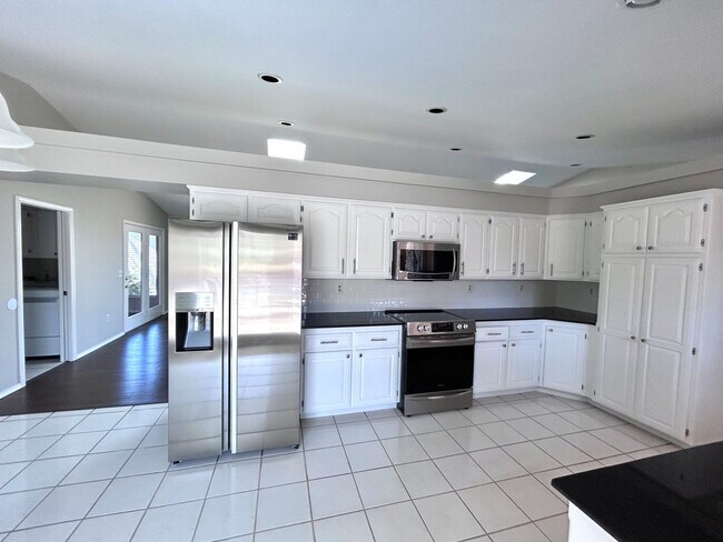 Building Photo - 3 BEDROOM BELLA VISTA READY NOW!! APPLY TO...