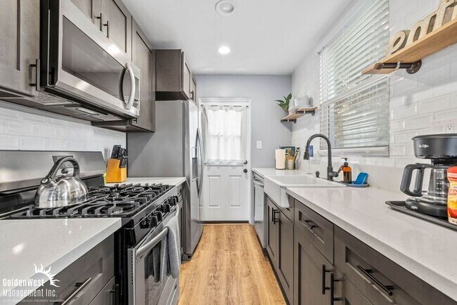 Foto del edificio - Upgraded 2Bdm 1Ba Upstairs Unit in North Park!