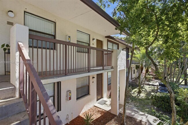 Foto del edificio - 9994 Nob Hill Ct