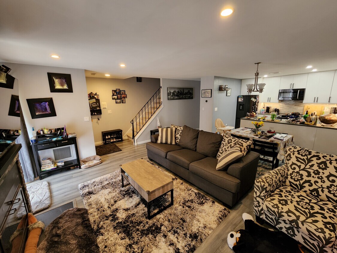 112 River Renaissance Unit 112, East Rutherford, NJ 07073 Condo for