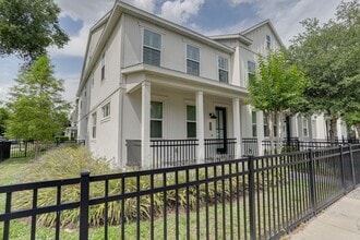 Building Photo - 1401 E Michigan St