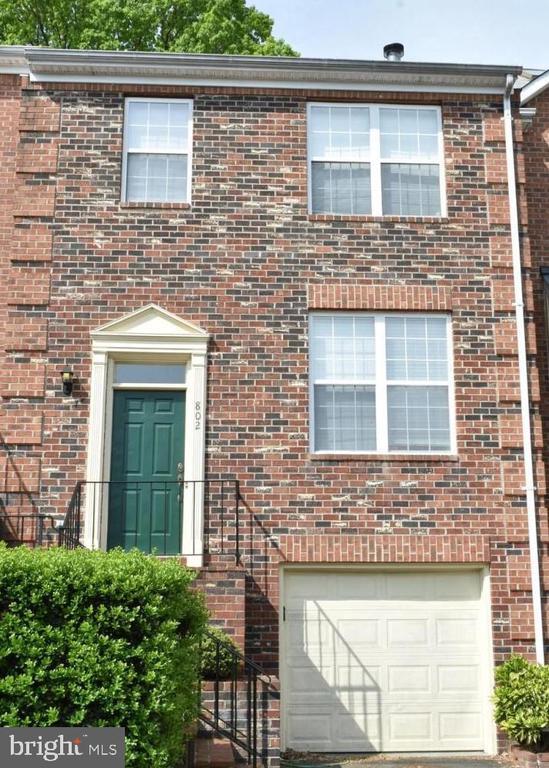 Foto principal - 802 Stafford Glen Ct