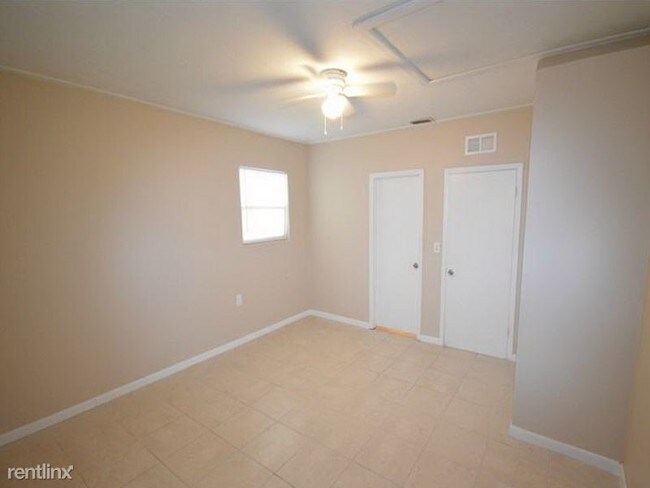 Foto del edificio - 2164 NE Coachman Rd