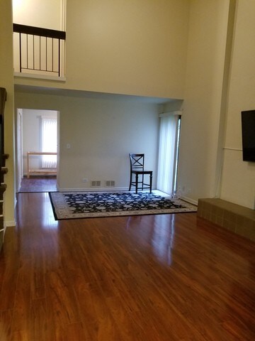 Building Photo - 556 Woodfield Trail