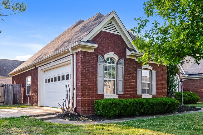 Building Photo - 4869 Rosebrook Cir E