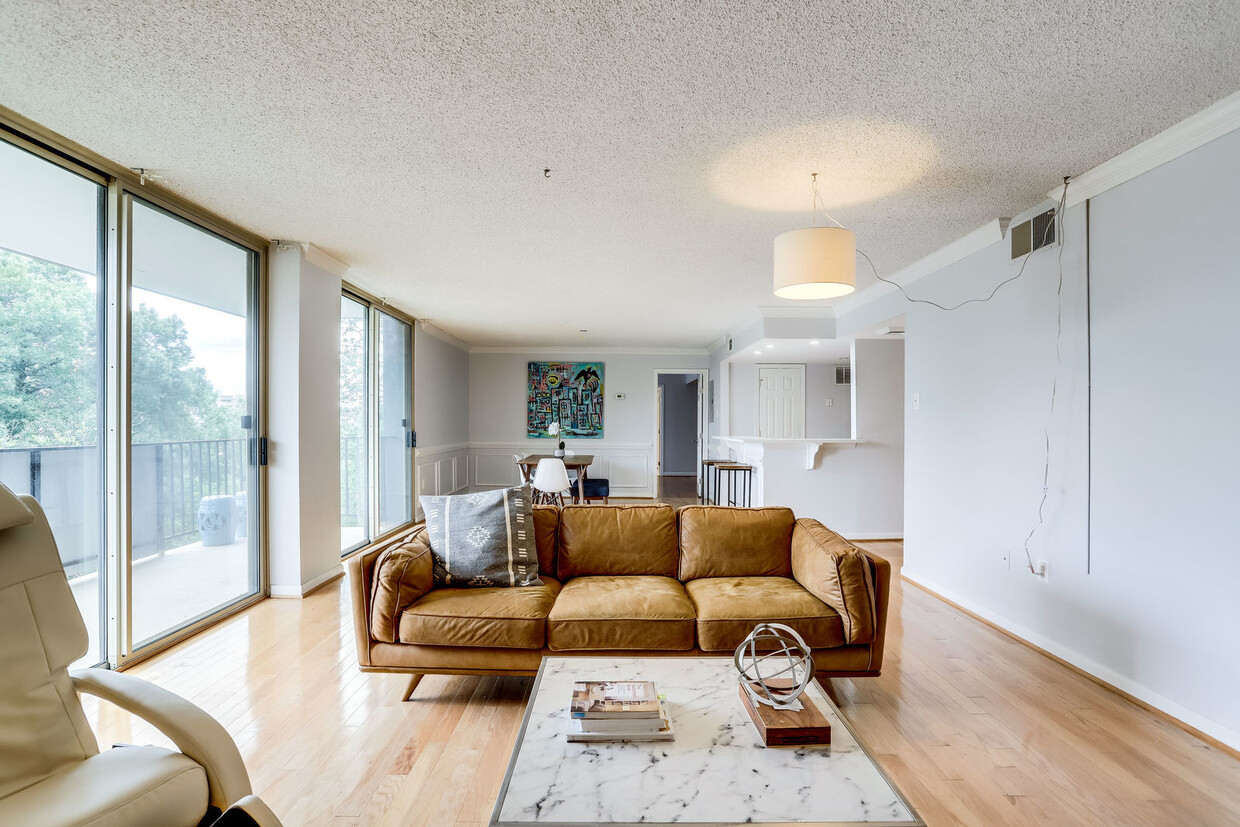 Foto principal - 1515 S Arlington Ridge Rd