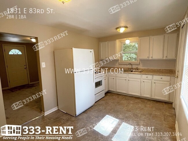 Building Photo - This homey two bedroom house is ready for ...