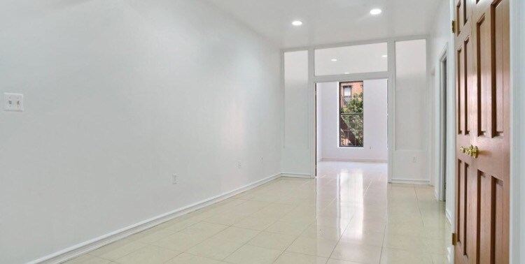 Foto principal - 270 Malcolm X Blvd