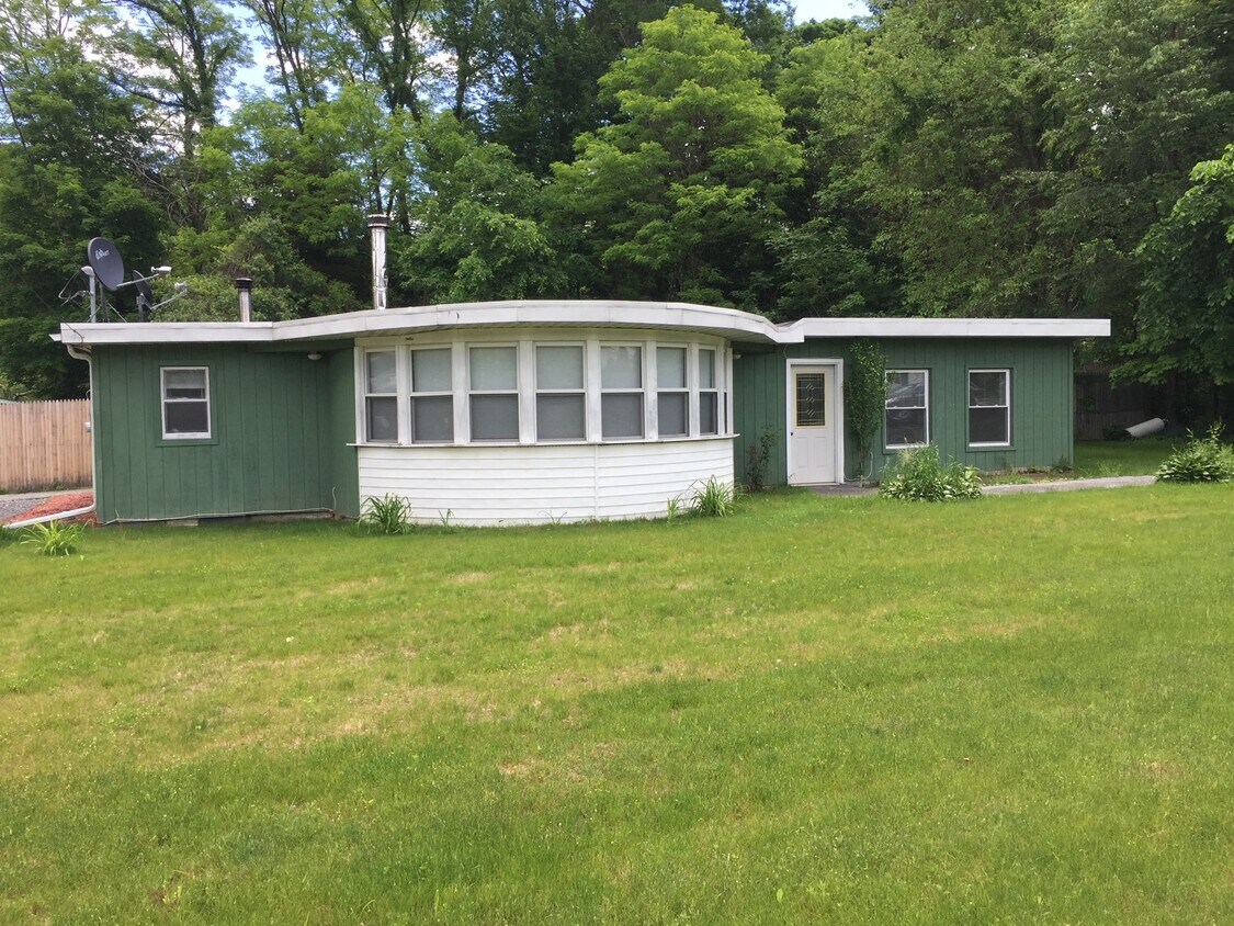 Primary Photo - 8064 Albany Post Rd