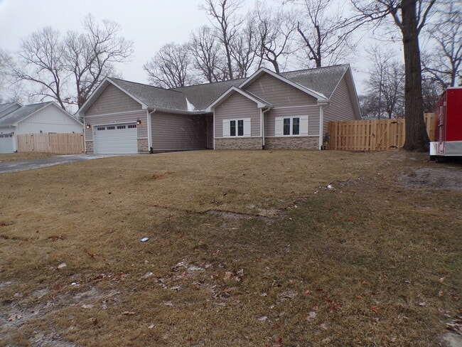 Building Photo - 33476 N Evergreen Dr