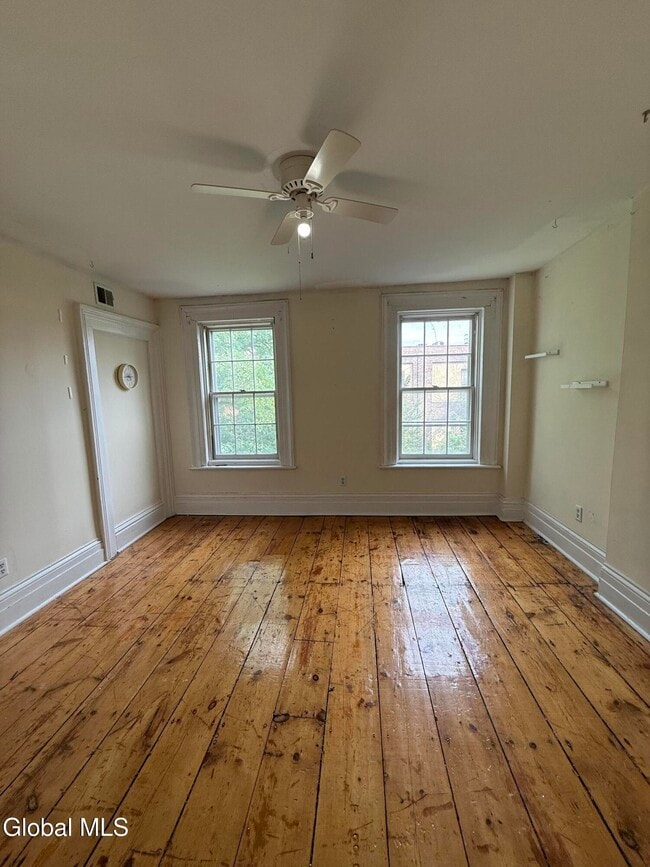 Building Photo - 130 Grand St