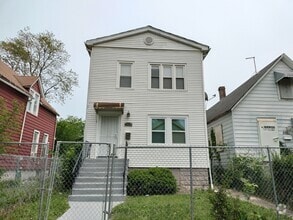 Building Photo - 10619 S Perry Ave