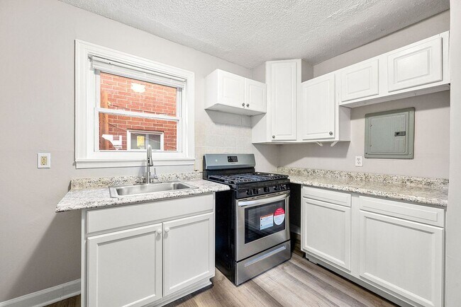 Foto del edificio - 592 Cooper St SW