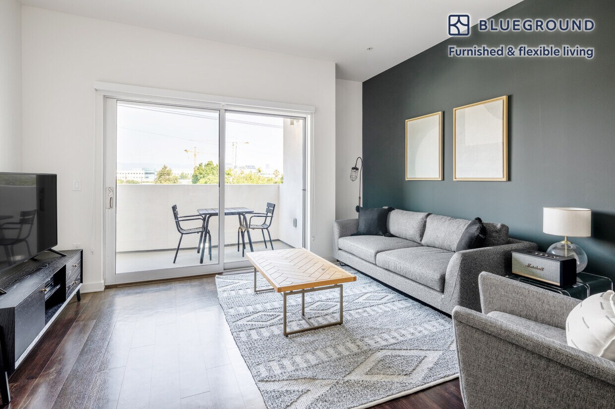 Foto principal - 12301 W Pico Blvd