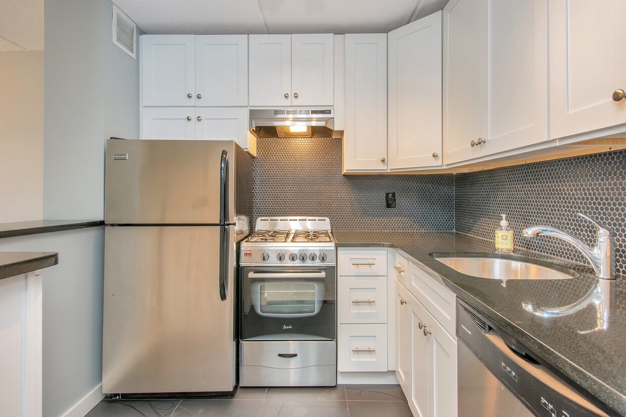 Foto principal - 1155 Warburton Ave