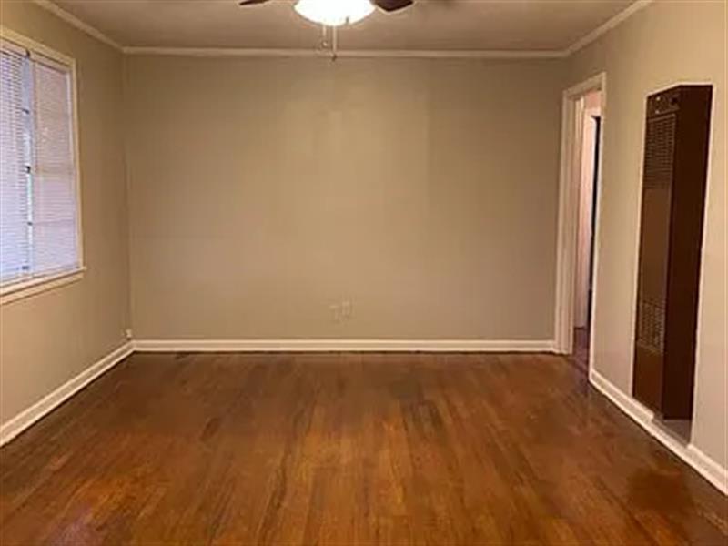 Building Photo - For Rent
