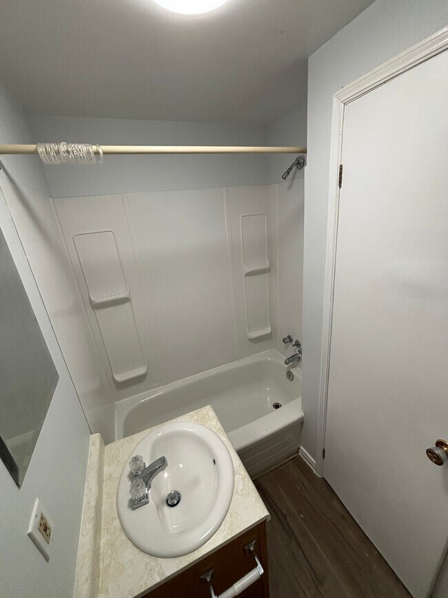 Building Photo - 121 Park St