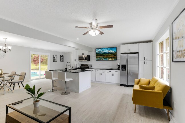 Foto del edificio - 109 Crystal Dr