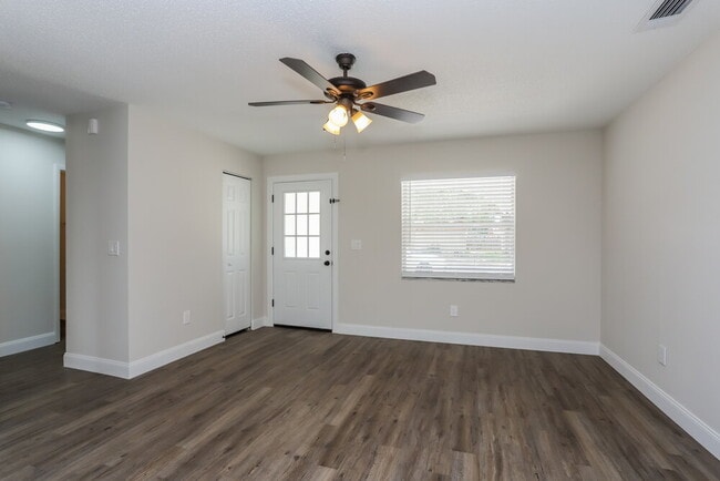 Foto del edificio - 1038 Bridlewood Way