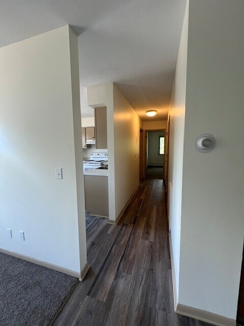 Pasillo - Parkside Apartments
