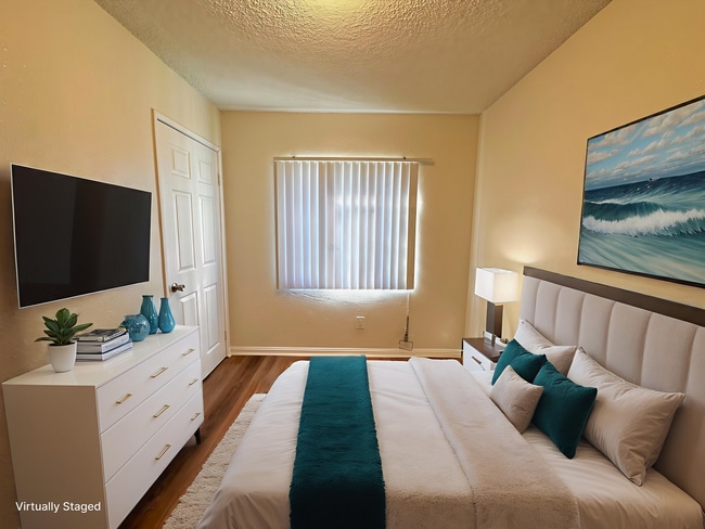 Building Photo - 15Central