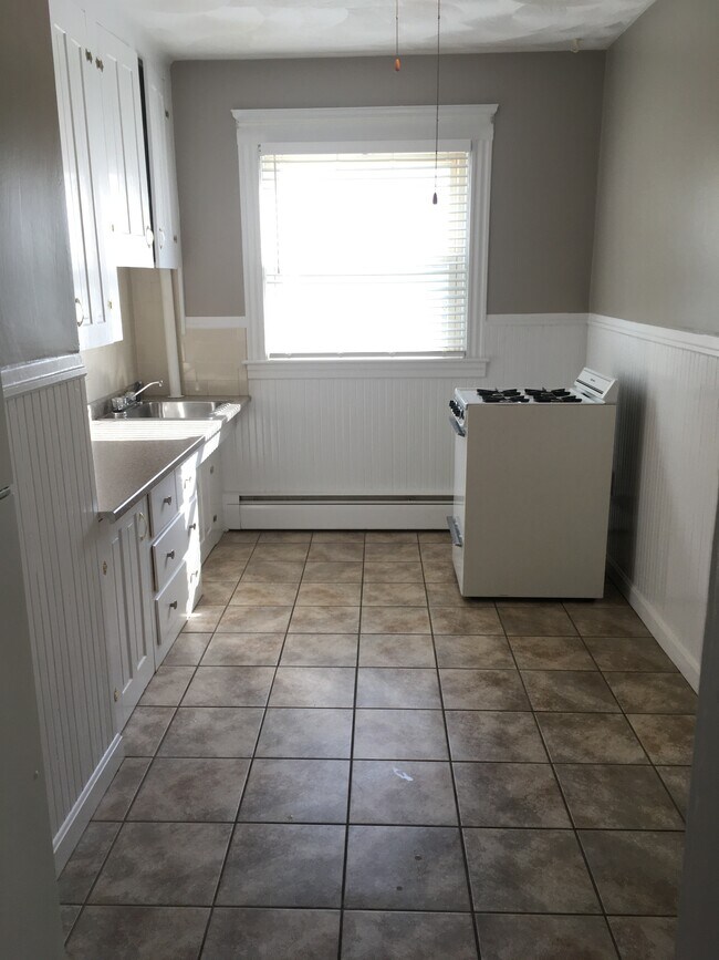 Kitchen - 15 Richland Ave