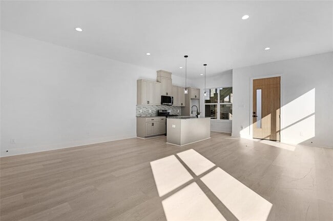 Foto del edificio - 7903 Cora St