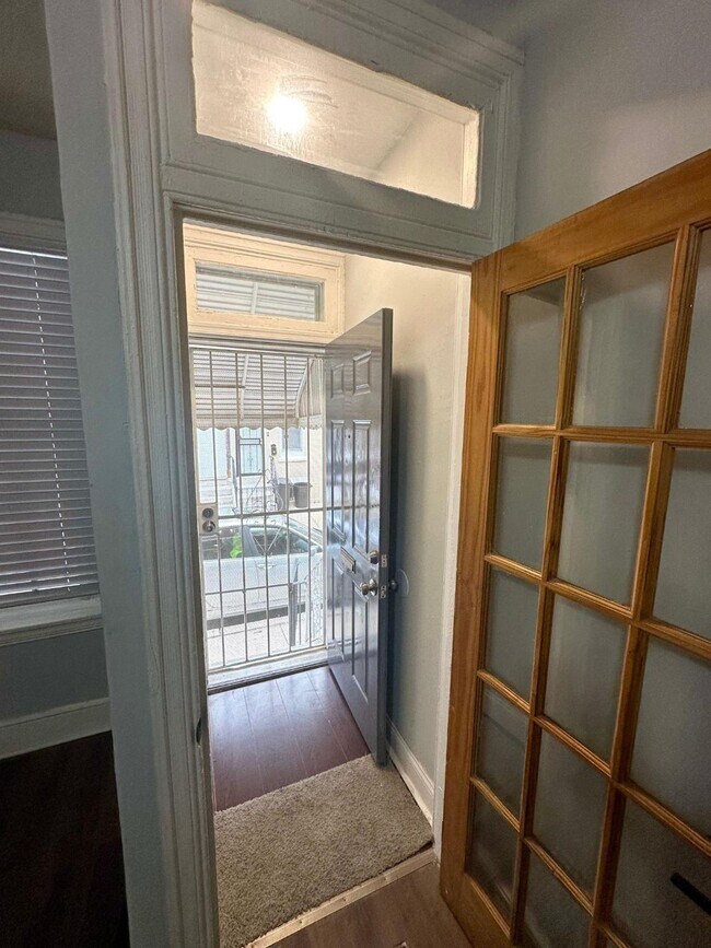 Foto del edificio - 2236 N Bouvier St