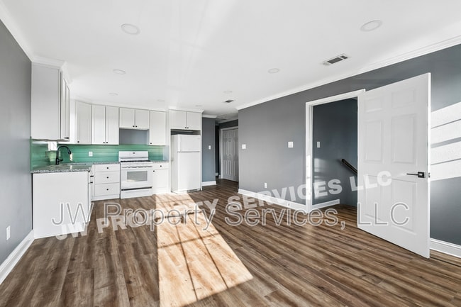 Building Photo - 2632 Annette St