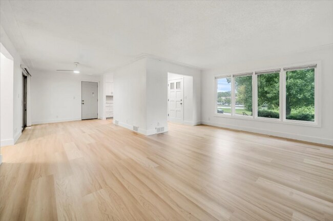 Building Photo - 3446 Beard Ave N