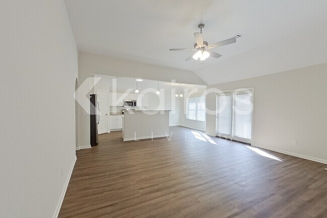 Foto del edificio - 251 Magnolia Dr