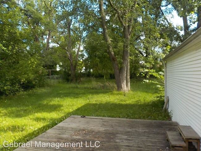 Building Photo - 1490 Maria St