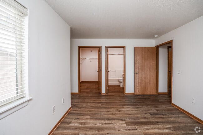 2BR, 2BA - The Willow/1,004 SF - Windsor Pointe