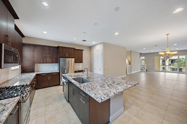 Foto del edificio - 7112 Edison Pl