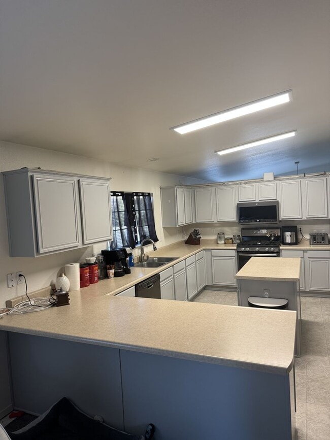 Building Photo - 17605 Alexandria Ct