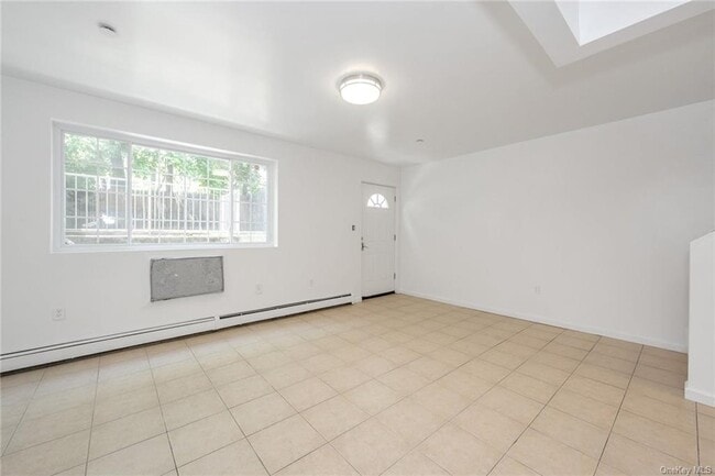 Building Photo - 3313 Rombouts Ave