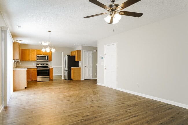 Building Photo - 409 Texanna Way