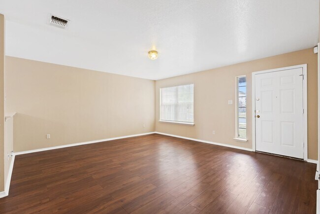 Foto del edificio - 3 Bedroom/2 Bath Meadow Brook Subdivision
