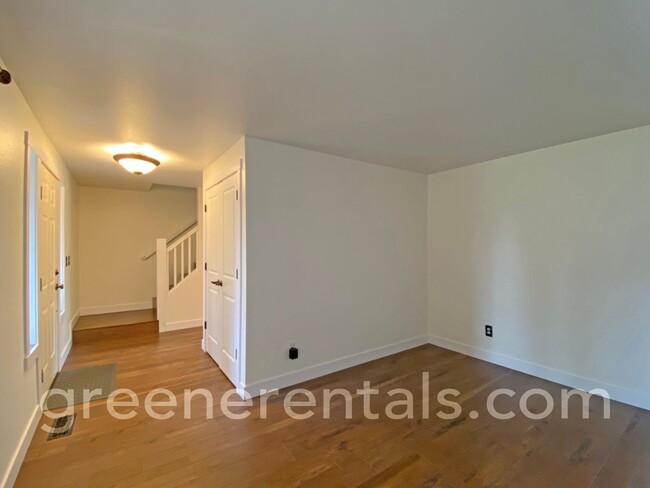 Foto del edificio - Beautiful 4BR 2.5BA Home in Quiet Tumwater...