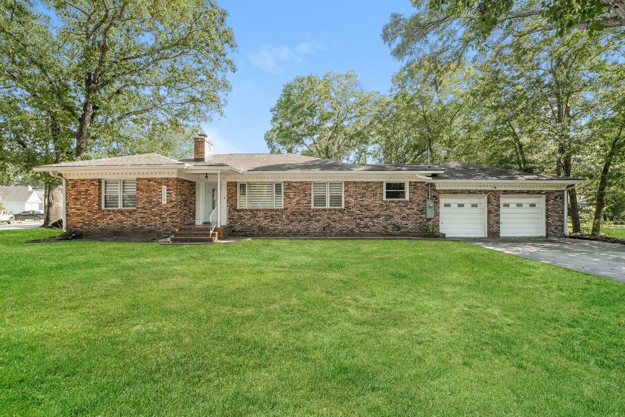 3 Bedroom 2 Bathroom in Morningside of Park Circle - 3 Bedroom 2 Bathroom in Morningside of Park Circle