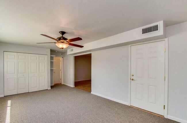 Building Photo - 3001 W Mandalay Ln