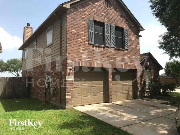 Foto principal - 2002 Woodland Hills Dr