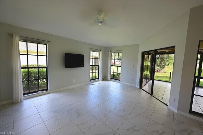 Foto del edificio - 1373 Park Lake Dr