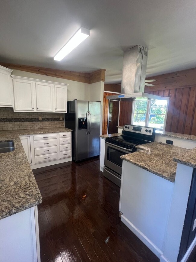 Building Photo - "Lake House Vibes"