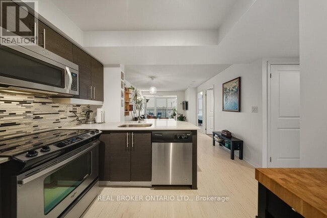 Photo du bâtiment - 125 Western Battery Rd